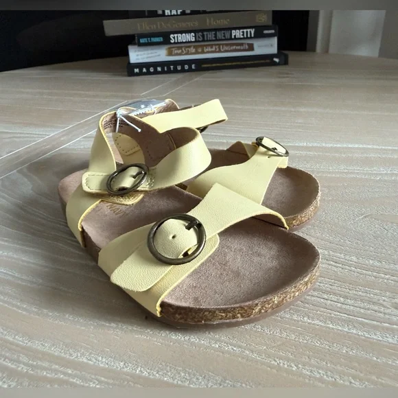 Old Navy|Baby girl/toddler pastel Yellow Buckle Strap Sandals,size 7•••NWT-Boho - Picture 3 of 8